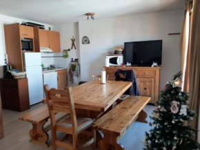 Albiez-Montrond, appt 70m2, 4 pièces, 10 pers, équipement bébé - FR-1-618-38